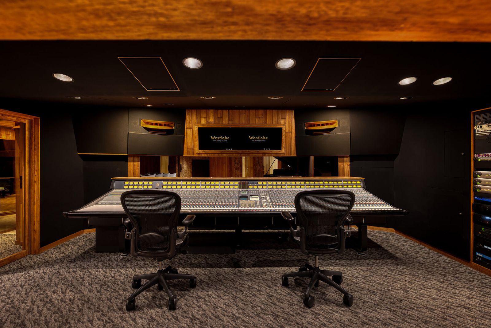 Control Room Del Estudio B (Vista Frontal)